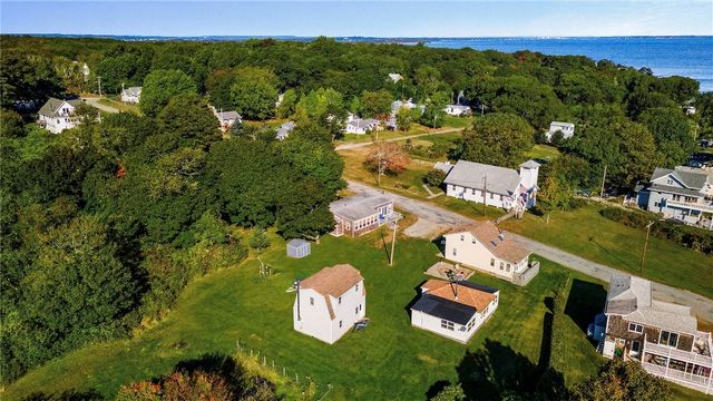 26 Pier Road, Portsmouth, RI 02872