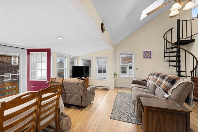 26 Pier Road, Portsmouth, RI 02872