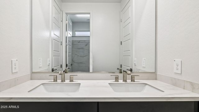 10030 S 23RD Lane, Phoenix, AZ 85041