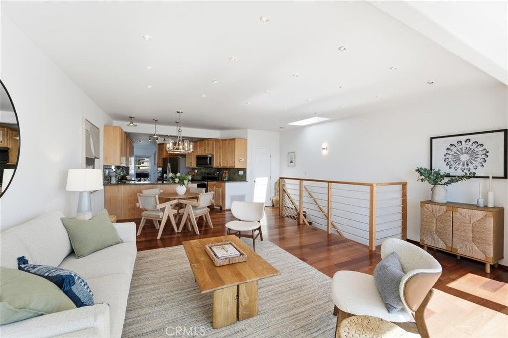 Image 10 of property listing at 320 Paseo De La Playa #E, Redondo Beach, CA 90277