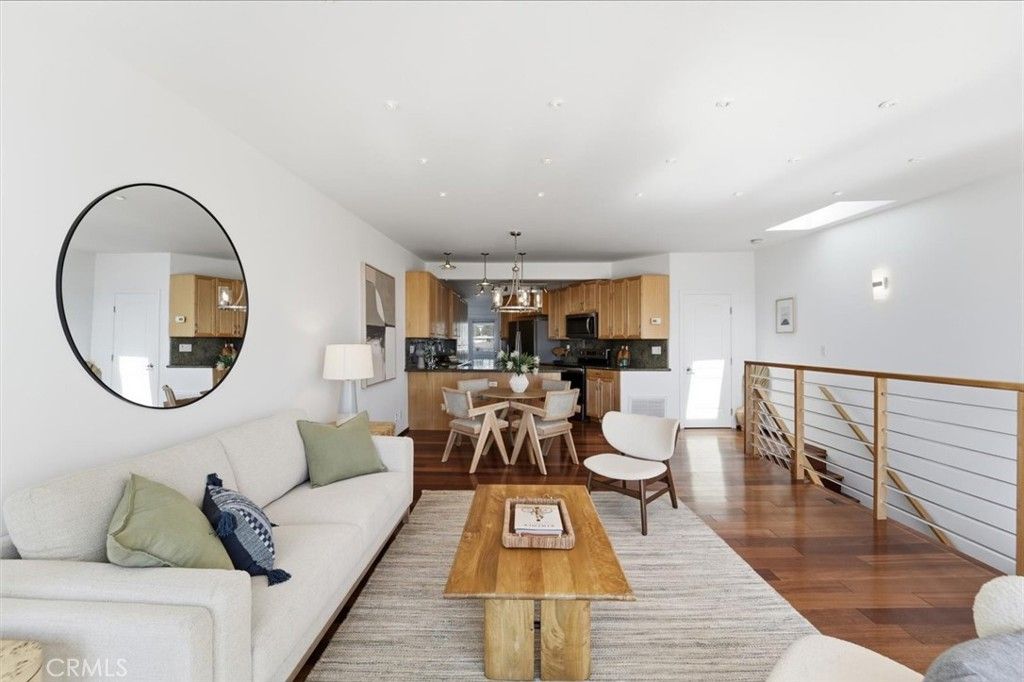 Image 11 of property listing at 320 Paseo De La Playa #E, Redondo Beach, CA 90277