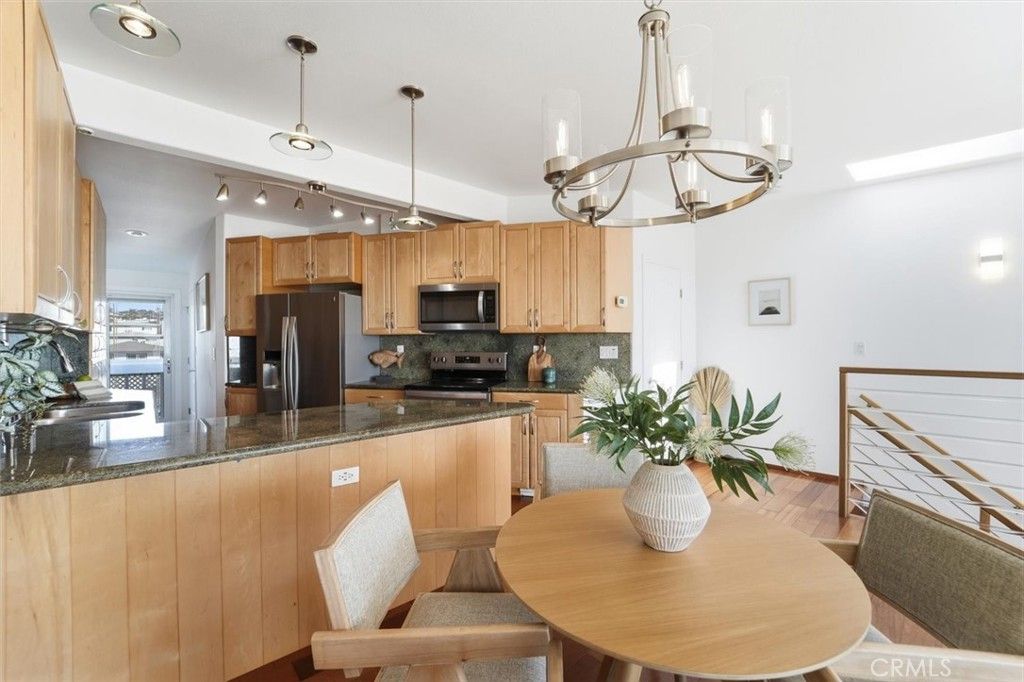 Image 14 of property listing at 320 Paseo De La Playa #E, Redondo Beach, CA 90277