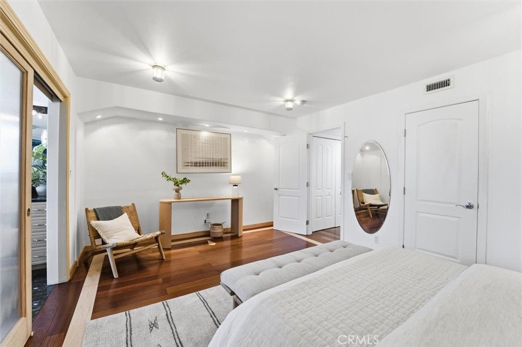 Image 19 of property listing at 320 Paseo De La Playa #E, Redondo Beach, CA 90277
