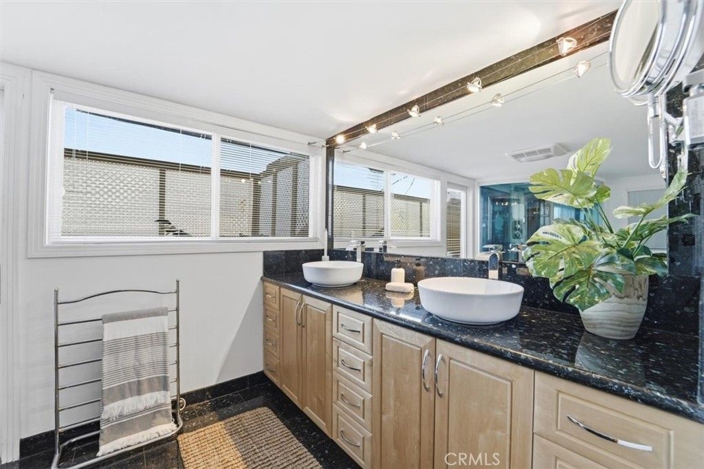 Image 20 of property listing at 320 Paseo De La Playa #E, Redondo Beach, CA 90277