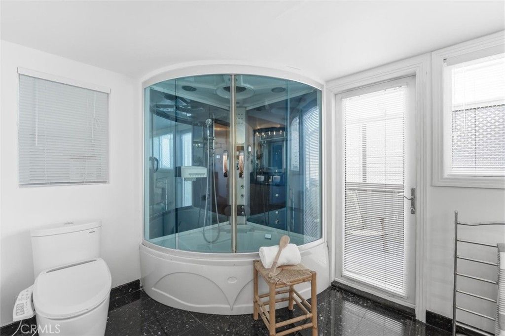 Image 21 of property listing at 320 Paseo De La Playa #E, Redondo Beach, CA 90277