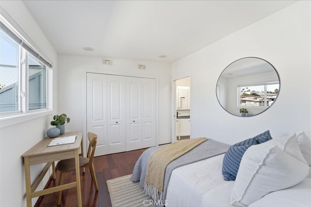Image 23 of property listing at 320 Paseo De La Playa #E, Redondo Beach, CA 90277