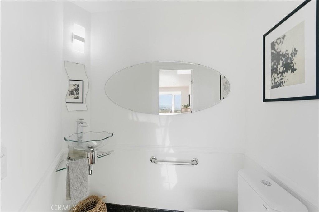 Image 27 of property listing at 320 Paseo De La Playa #E, Redondo Beach, CA 90277