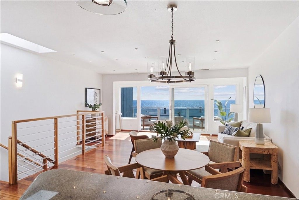 Image 3 of property listing at 320 Paseo De La Playa #E, Redondo Beach, CA 90277
