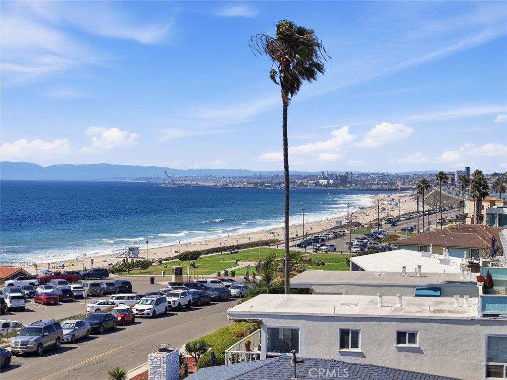 Image 37 of property listing at 320 Paseo De La Playa #E, Redondo Beach, CA 90277