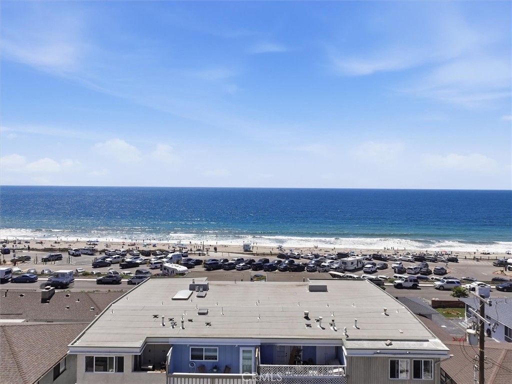 Image 8 of property listing at 320 Paseo De La Playa #E, Redondo Beach, CA 90277