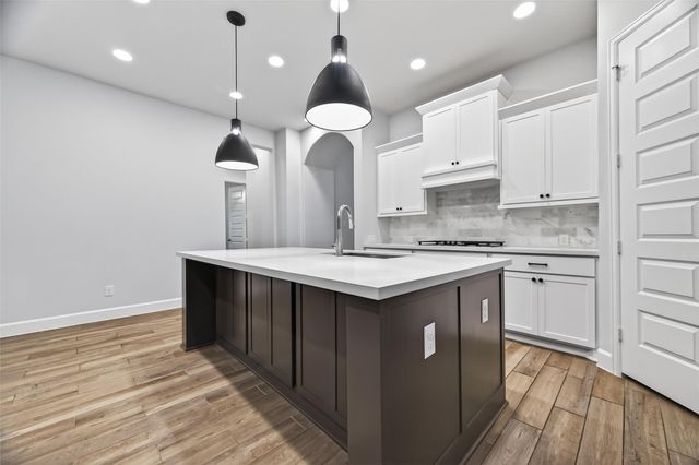 302 Sky Top Drive, Montgomery, TX 77316