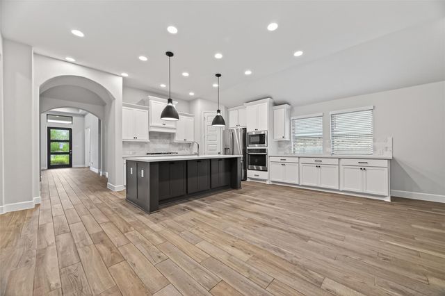 302 Sky Top Drive, Montgomery, TX 77316