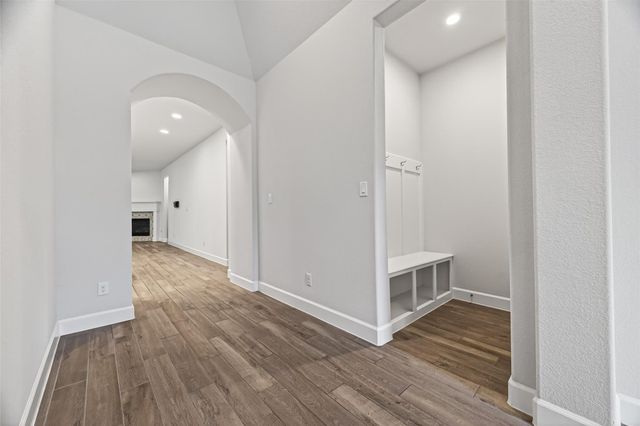 302 Sky Top Drive, Montgomery, TX 77316