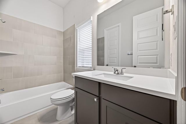 302 Sky Top Drive, Montgomery, TX 77316