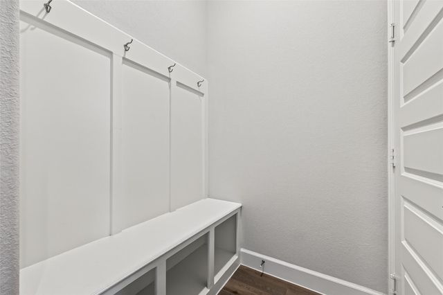 302 Sky Top Drive, Montgomery, TX 77316