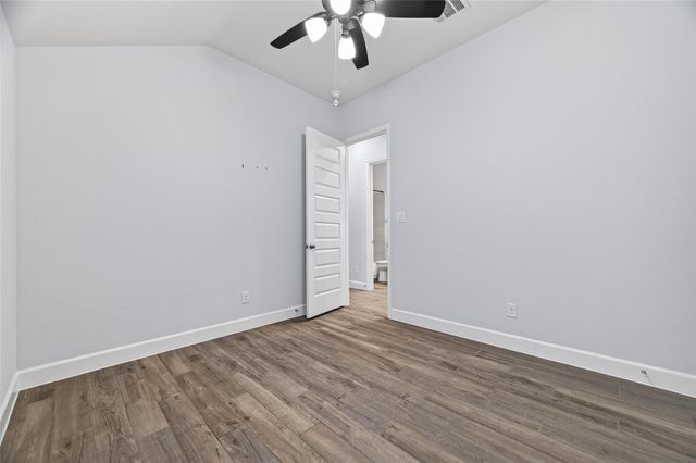 302 Sky Top Drive, Montgomery, TX 77316