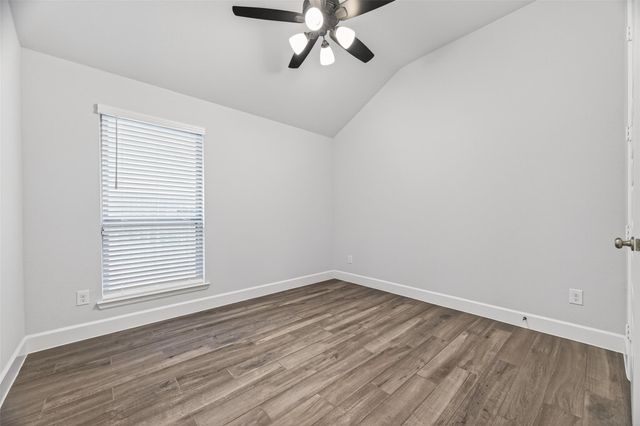 302 Sky Top Drive, Montgomery, TX 77316