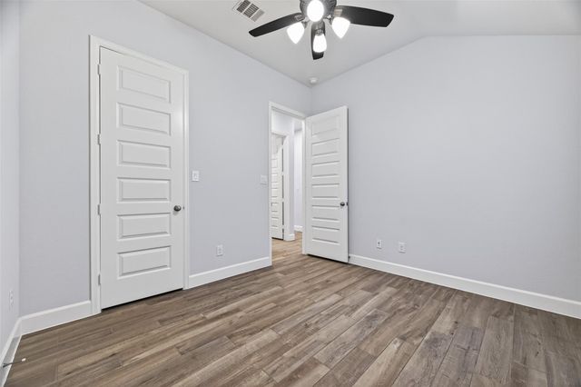 302 Sky Top Drive, Montgomery, TX 77316