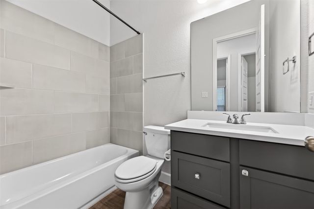 302 Sky Top Drive, Montgomery, TX 77316