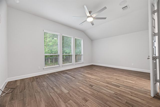 302 Sky Top Drive, Montgomery, TX 77316