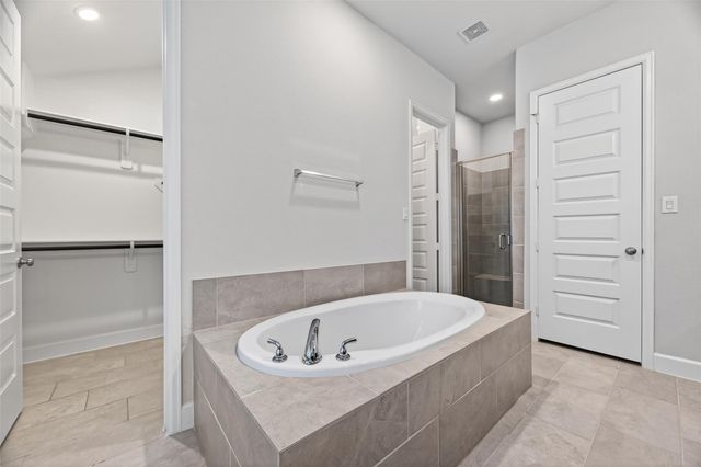 302 Sky Top Drive, Montgomery, TX 77316