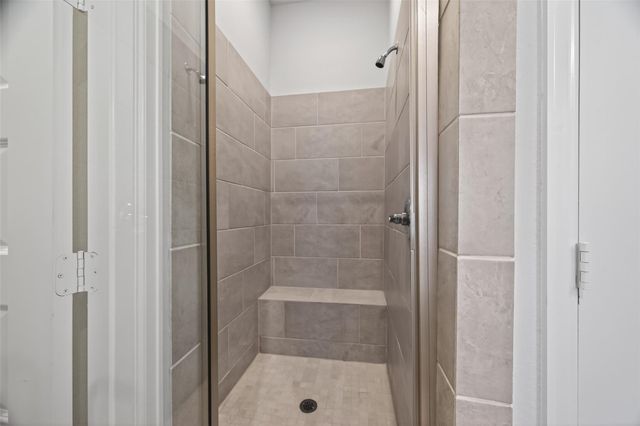 302 Sky Top Drive, Montgomery, TX 77316