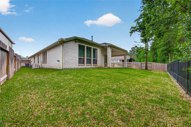 302 Sky Top Drive, Montgomery, TX 77316