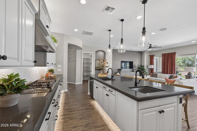 23024 E ARROWHEAD Trail, Queen Creek, AZ 85142