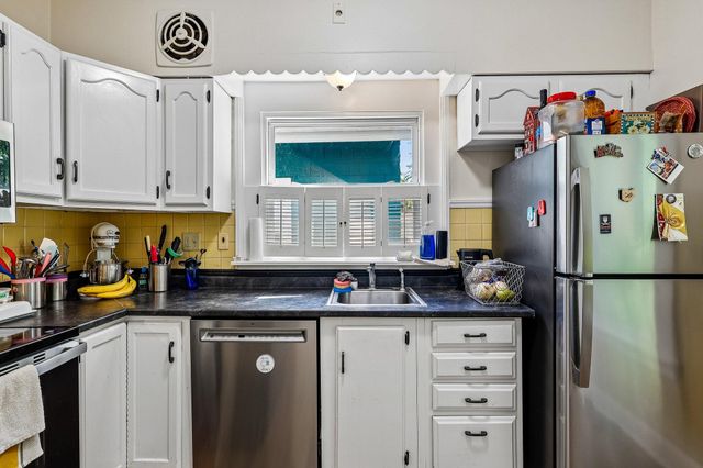 26 W 30th Street, Latonia, KY 41015
