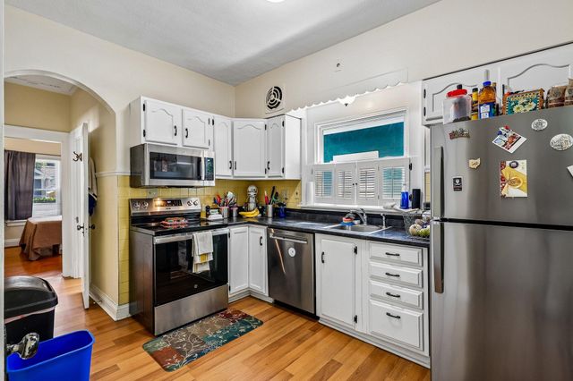 26 W 30th Street, Latonia, KY 41015