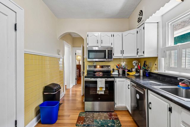 26 W 30th Street, Latonia, KY 41015