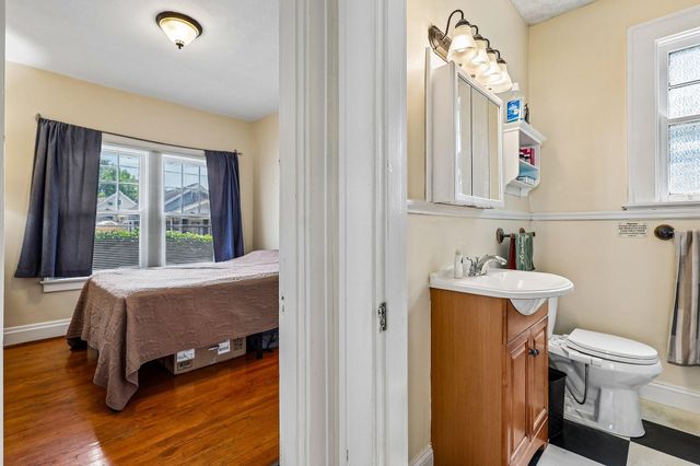 26 W 30th Street, Latonia, KY 41015