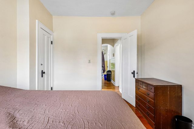 26 W 30th Street, Latonia, KY 41015