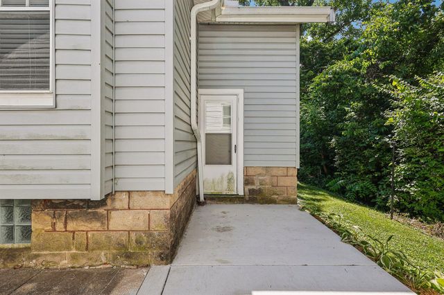 26 W 30th Street, Latonia, KY 41015