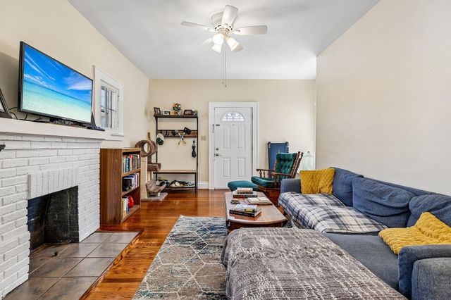 26 W 30th Street, Latonia, KY 41015