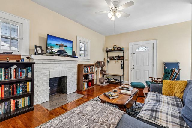26 W 30th Street, Latonia, KY 41015