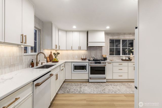 306 NW 45th Street, Seattle, WA 98107