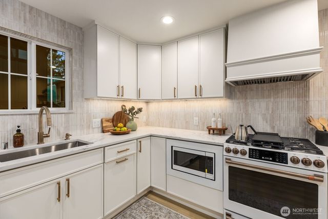 306 NW 45th Street, Seattle, WA 98107