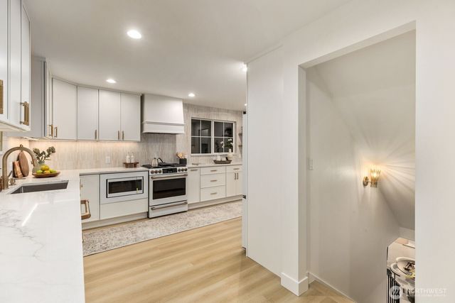 306 NW 45th Street, Seattle, WA 98107