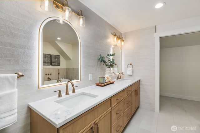 306 NW 45th Street, Seattle, WA 98107