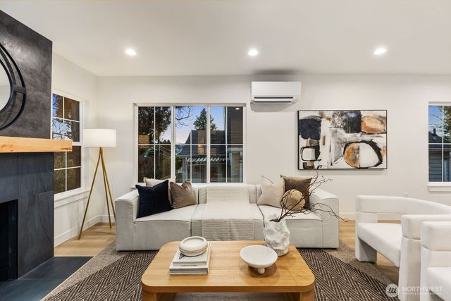 306 NW 45th Street, Seattle, WA 98107