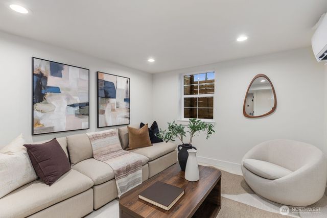 306 NW 45th Street, Seattle, WA 98107