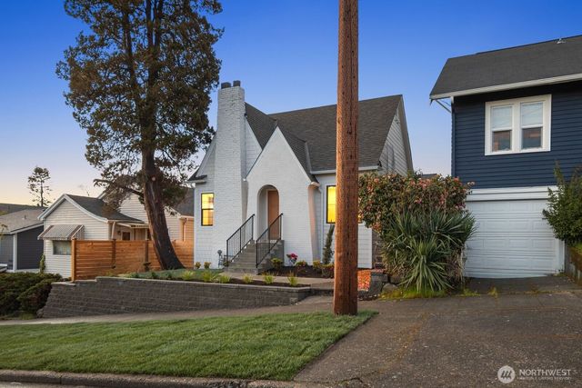 306 NW 45th Street, Seattle, WA 98107