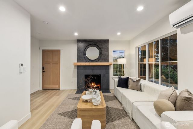 306 NW 45th Street, Seattle, WA 98107