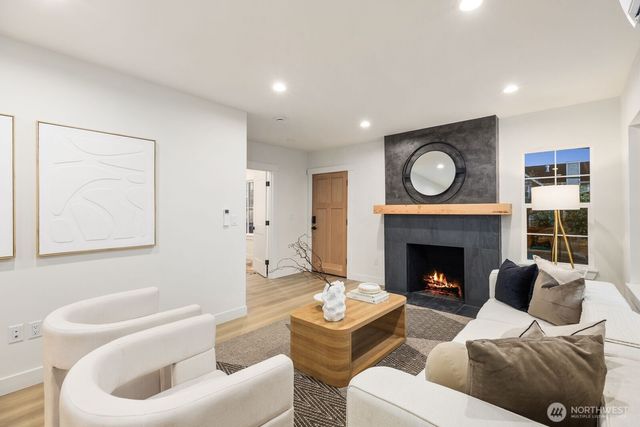 306 NW 45th Street, Seattle, WA 98107