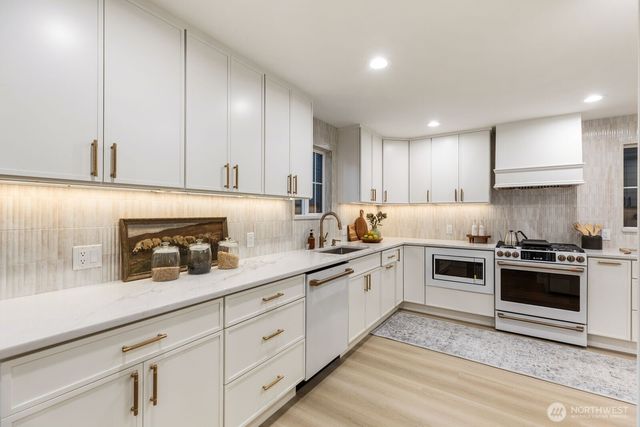 306 NW 45th Street, Seattle, WA 98107