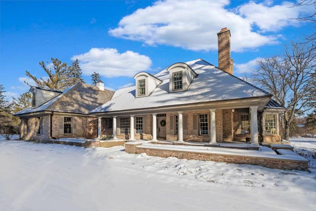 8590 N Green Bay COURT, River Hills, WI 53217