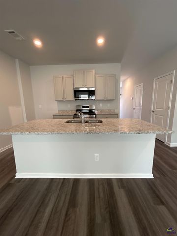 109 Pin Oak Trail, Milledgeville, GA 31061