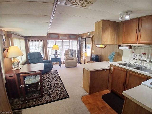 18 Fountain View BLVD, North Fort Myers, FL 33903