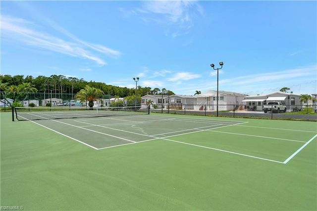 18 Fountain View BLVD, North Fort Myers, FL 33903